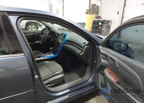 2013 Chevrolet Malibu 1Lt из США, поврежденный, VIN 1G11C5SA2DF231704